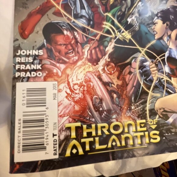 Justice League Vol 2 #16 Throne of Atlantis, Chapter Three Friends and Enemies - Picture 8 of 9